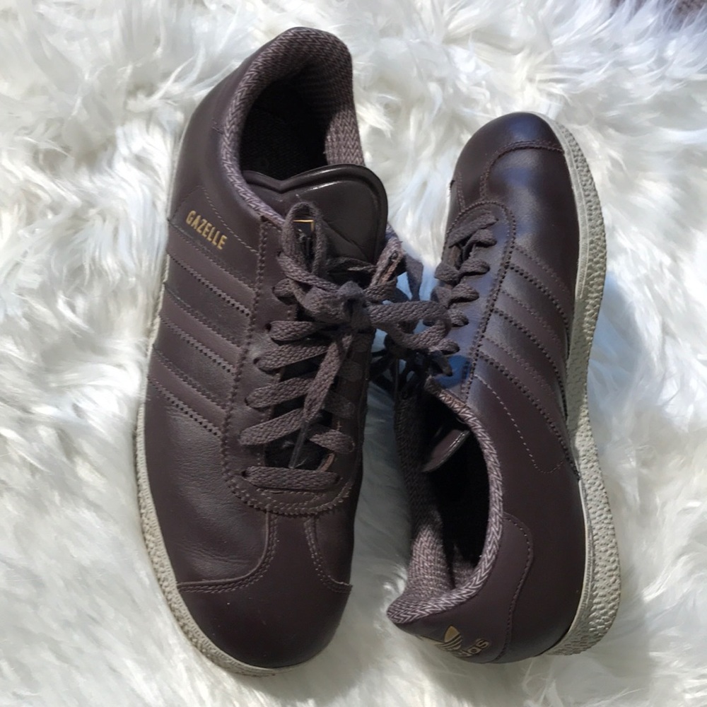 Adidas gazelle women’s size 7 purple sneaker